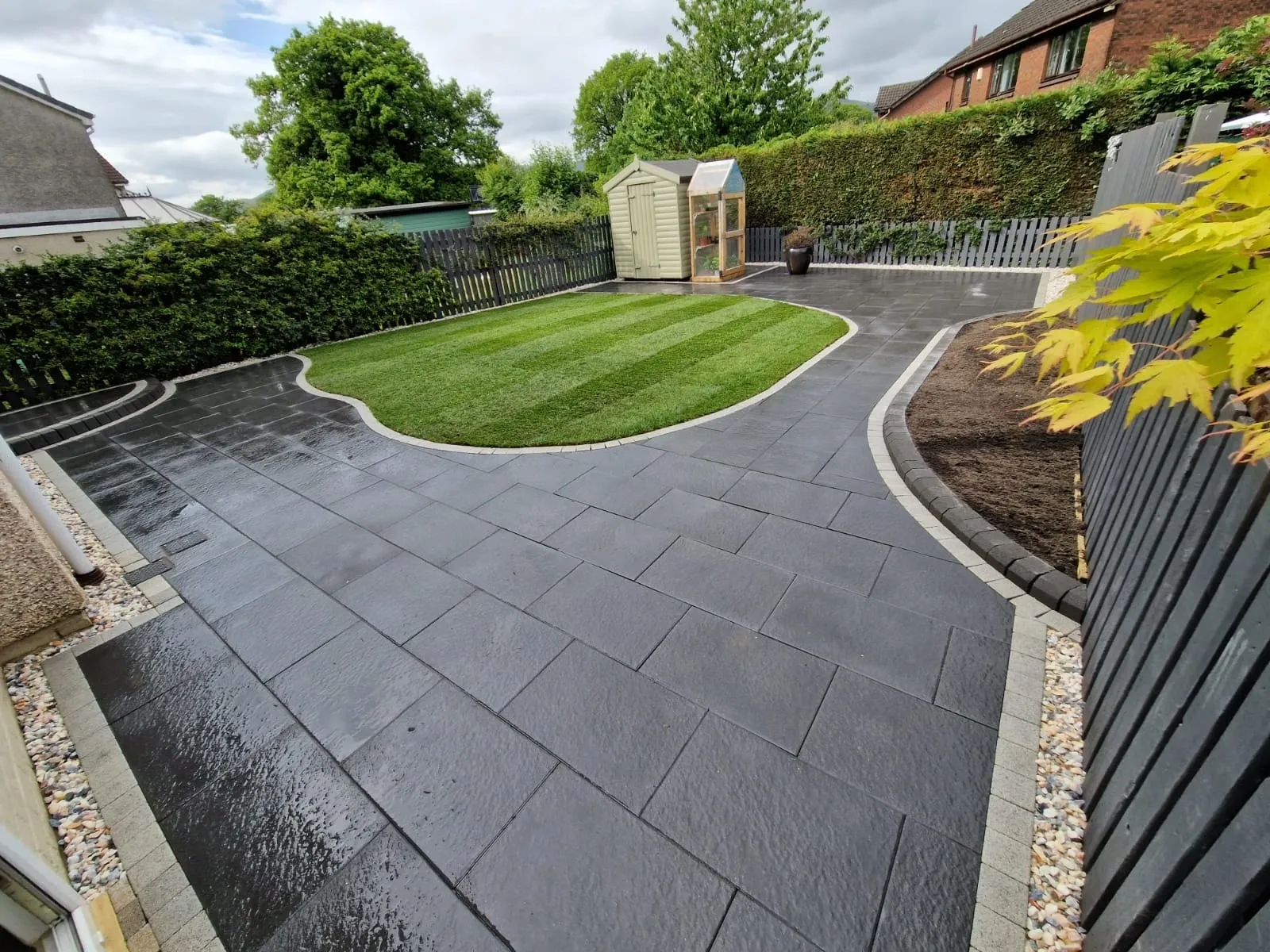 Garden Design vs Landscaping: What’s the Difference?